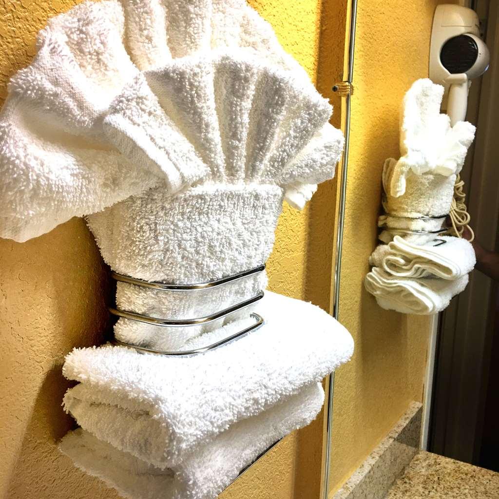 Americas Best Value Inn And Suites Little Rock Rom bilde